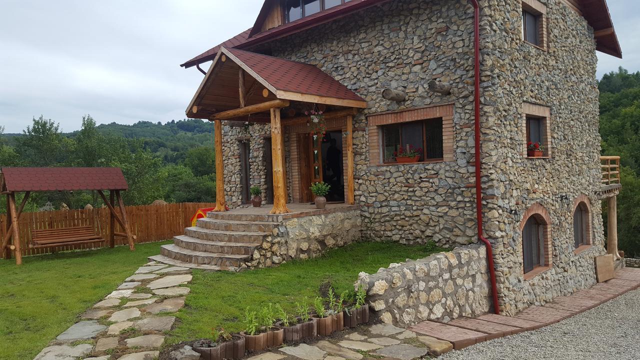 ホテル Casa Din Piatra Poiana  エクステリア 写真