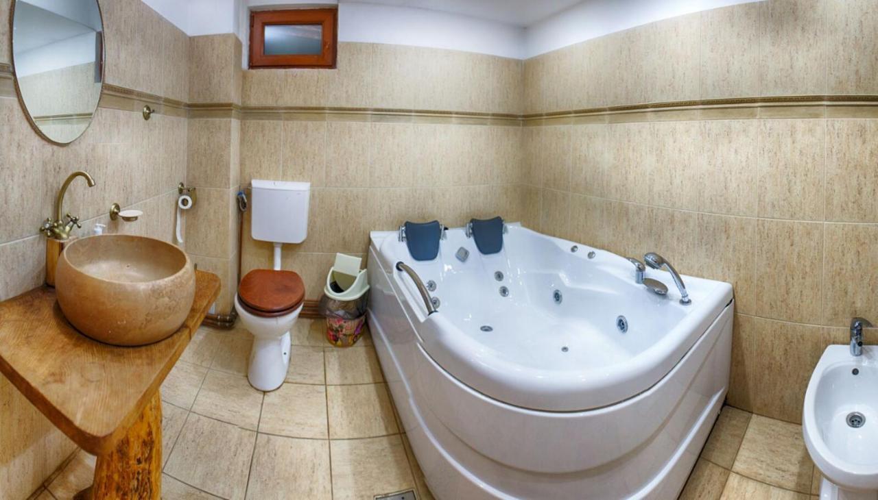 ホテル Casa Din Piatra Poiana  エクステリア 写真